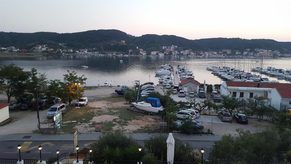 Guest House Galeb Supetarska Draga Luaran gambar
